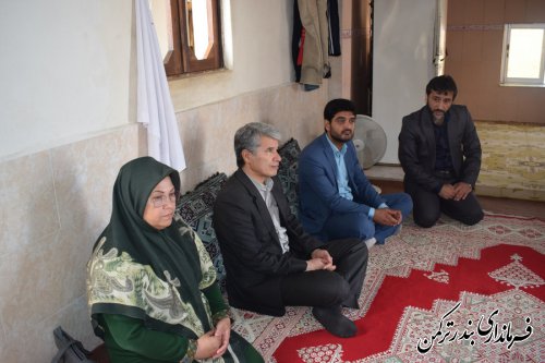 دیدار فرماندار ترکمن با خانواده های تحت پوشش کمیته امداد شهرستان