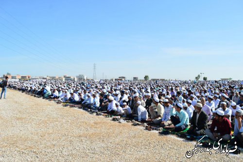 نماز باشکوه عید سعید فطر در شهرستان ترکمن برگزار شد