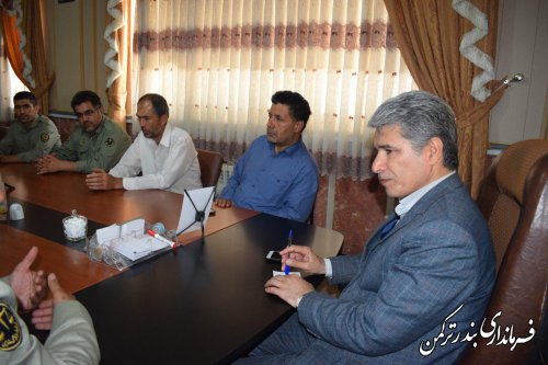 دیدار  رئیس و کارکنان حفاظت محیط زیست شهرستان ترکمن با فرماندار