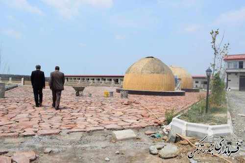  بازدید فرماندار ترکمن از پروژه گردشگری مجموعه سوارکاری همایون