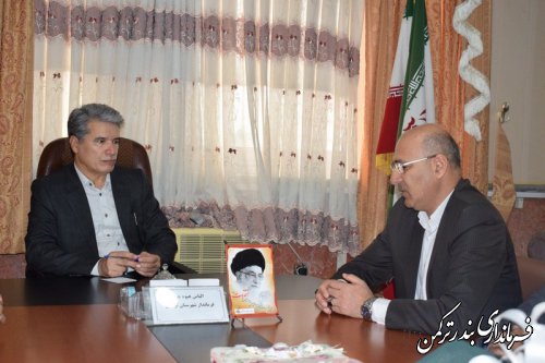 دیدار رئیس و کارکنان  مرکز آموزش فنی و حرفه ای شهرستان ترکمن با فرماندار  