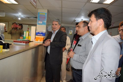 بازدید فرماندار از بیمارستان امام خمینی(ره) بندرترکمن و عیادت از بیماران بستری