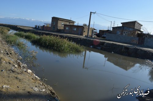 بازدید فرماندار شهرستان ترکمن از پل سواره رو در حال احداث بر روی کانال اورکت حاجی