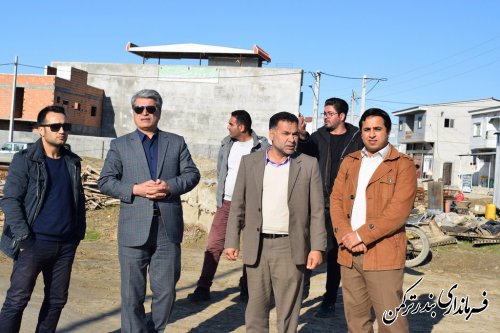 بازدید فرماندار شهرستان ترکمن از پل سواره رو در حال احداث بر روی کانال اورکت حاجی