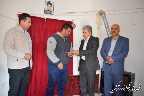 دیدار و تجلیل فرماندار ترکمن از ورزشکار "نورمحمد آرخی (اسحاق)"