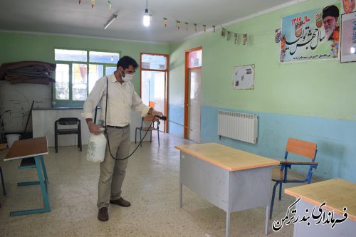 تجهیز و ضدعفونی شعب اخذ رای مرحله دوم انتخابات شهرستان ترکمن
