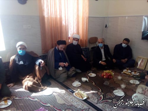 دیدار سرپرست فرمانداری شهرستان ترکمن با خانواده شهید "عبدالکریم تقی بایی"
