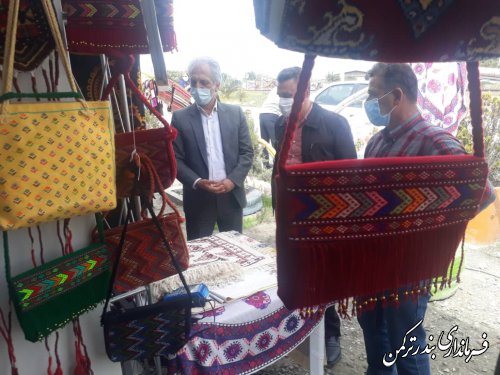 بازدید فرماندار از روند آماده سازی نمایشگاه صنایع دستی در بازارچه اسکله بندرترکمن