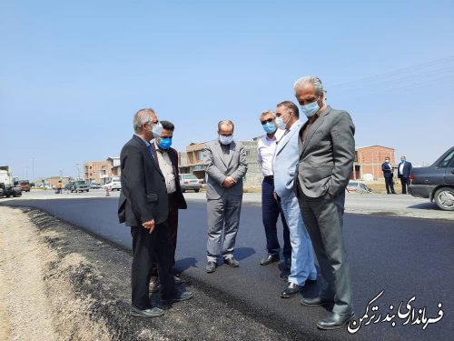 بازدید فرماندار ترکمن از آسفالت ریزی پروژه تعریض محور بندرترکمن به آق قلا