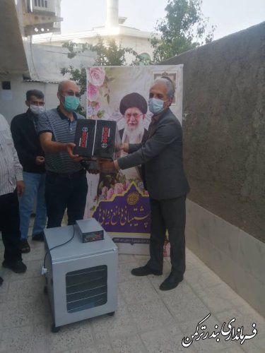 اهدای دستگاه جوجه کشی اتوماتیک به معلولان تحت پوشش بهزیستی شهرستان ترکمن