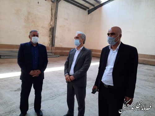  بازدید فرماندار ترکمن و مدیرکل ورزش و جوانان استان از پروژه درحال احداث سالن تختی