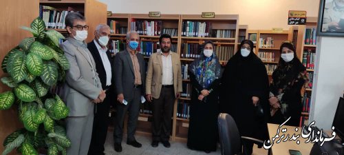 بازدید فرماندار  و اعضای انجمن کتابخانه های عمومی شهرستان ترکمن از کتابخانه عمومی شهرستان