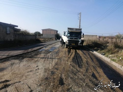 بازدید فرماندار و اعضای شورای تامین از بهسازی و آسفالت خیابان استقلال ۲۸