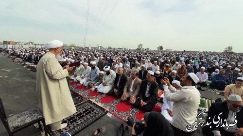 نماز عید سعید فطر با شکوه خاصی در شهرستان ترکمن برگزار شد