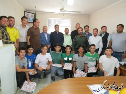برگزاری مراسم تجلیل از قهرمانان والیبال ساحلی شهرستان ترکمن