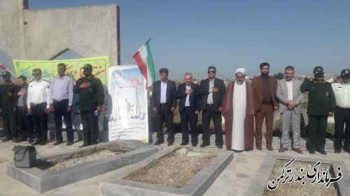 برگزاری رژه خودرویی و موتوری بمناسبت گرامیداشت هفته دفاع مقدس در شهرستان ترکمن