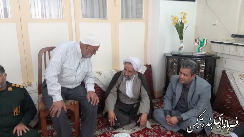 دیدار فرماندار با یکی از جانباز دوران دفاع مقدس و حضور در منزل شهید در شهرستان ترکمن