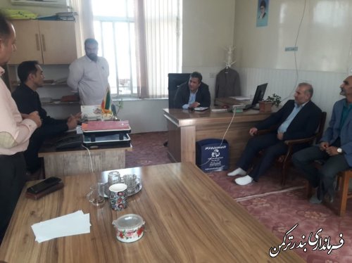 بازدید سرزده فرماندار ترکمن از واحد بازرسی و اجرائیات شهرداری