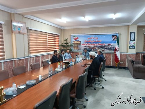 پیگیری طرح های اشتغالزای کمیته امداد در شهرستان ترکمن