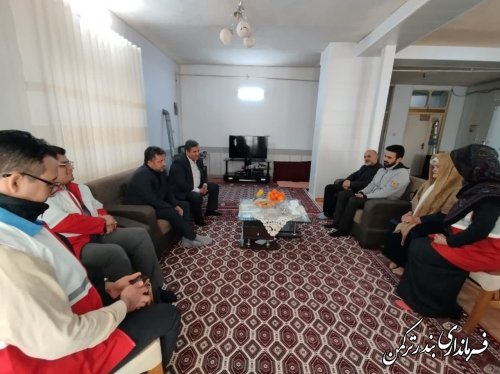 دیدار فرماندار ترکمن از خانواده های شهیدان ناز قلیچی ؛ طایلی پور و قلیچی