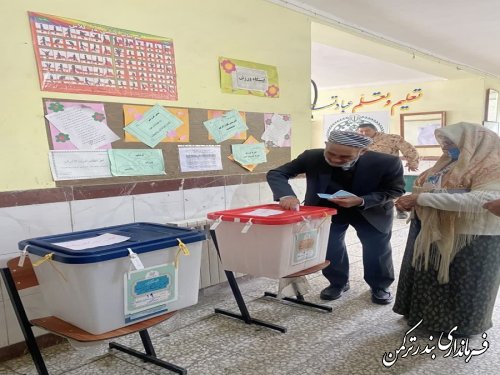 اخذ رای در ۶۴ شعبه انتخاباتی بندرترکمن آغاز شد