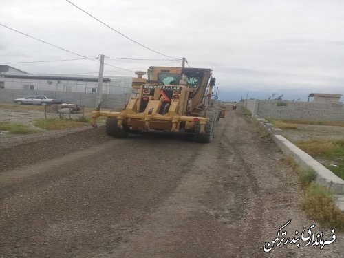 زیرسازی ۱۷۰۰ متر از معابر روستای یموت بندرترکمن